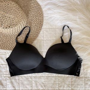 Incredible by Victoria’s Secret Wireless Push-Up Bra, 34DD
